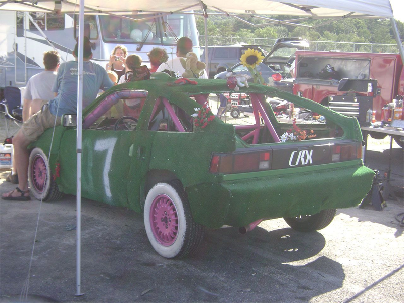 Illustration for article titled The 24 Hours Of LeMons New England 2009 Über Gallery, Part 4